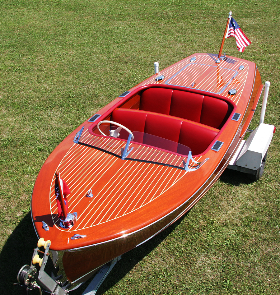 1948 Chris Craft 17 ft Deluxe Runabout