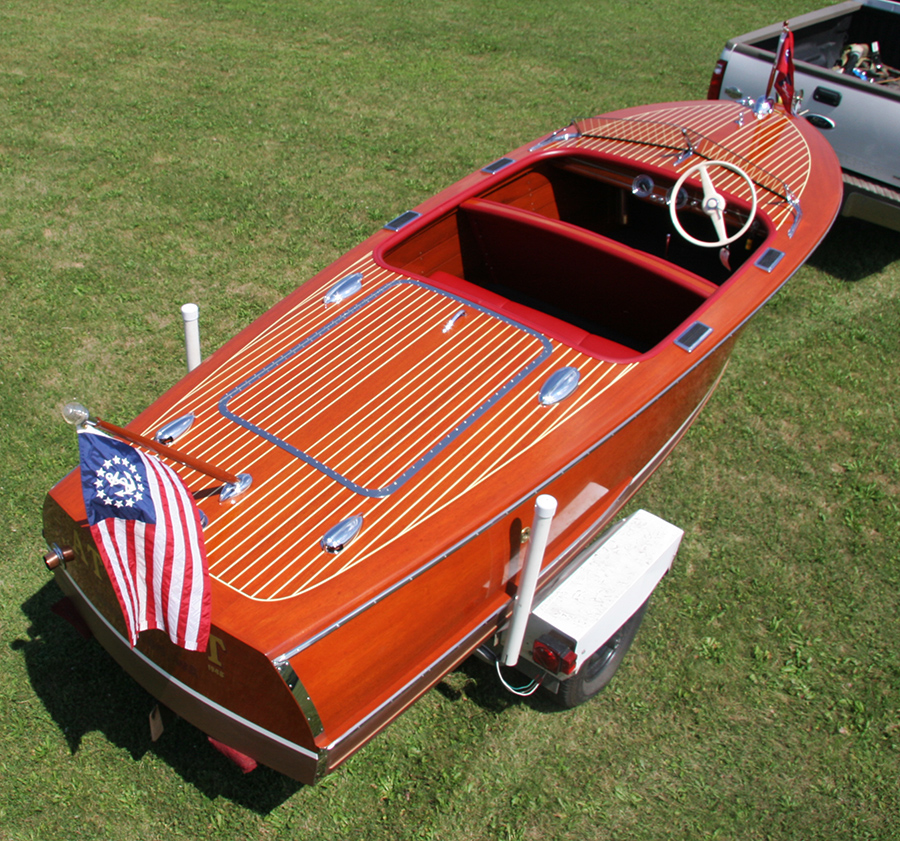 Chris Craft 17' Deluxe Runabout for sale