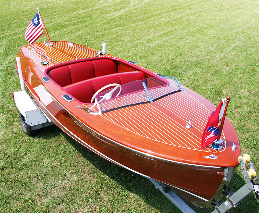 Chris Craft 17' Deluxe Runabout