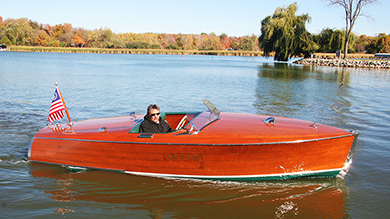 Single Cockpit 17' Chris Craft Barrel Back