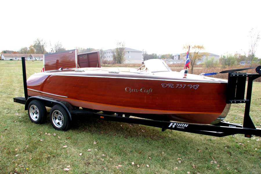 Classic Barrel Back Chris Craft