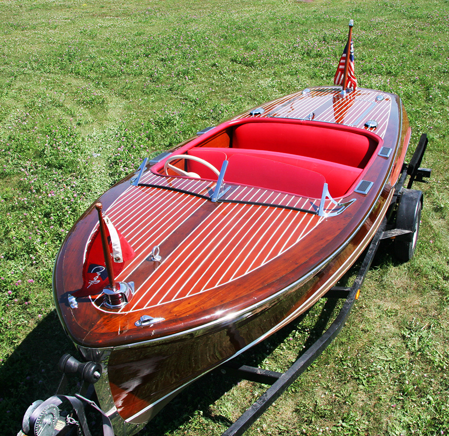 17 ft Deluxe Runabout