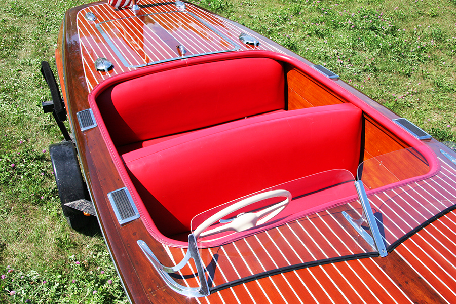 1947 17' Chris Craft Deluxe Runabout Cockpit