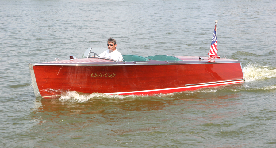 1938 17' Chris Craft Deluxe Runabout in the water