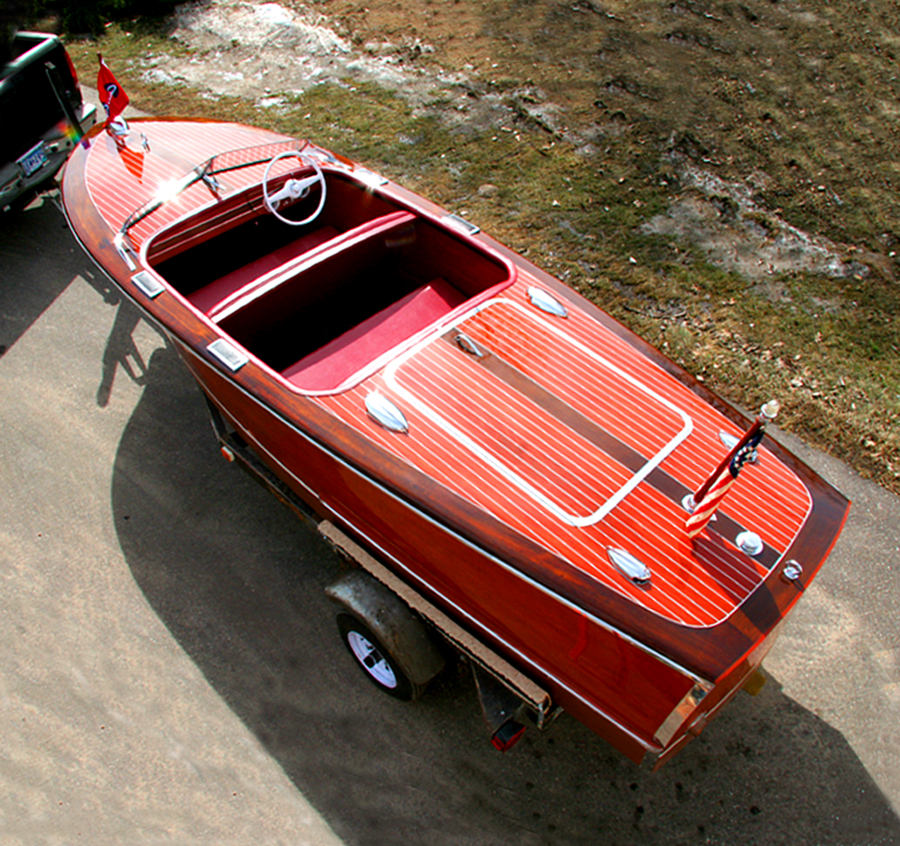 Antique Chris Craft 17' Deluxe Runabout