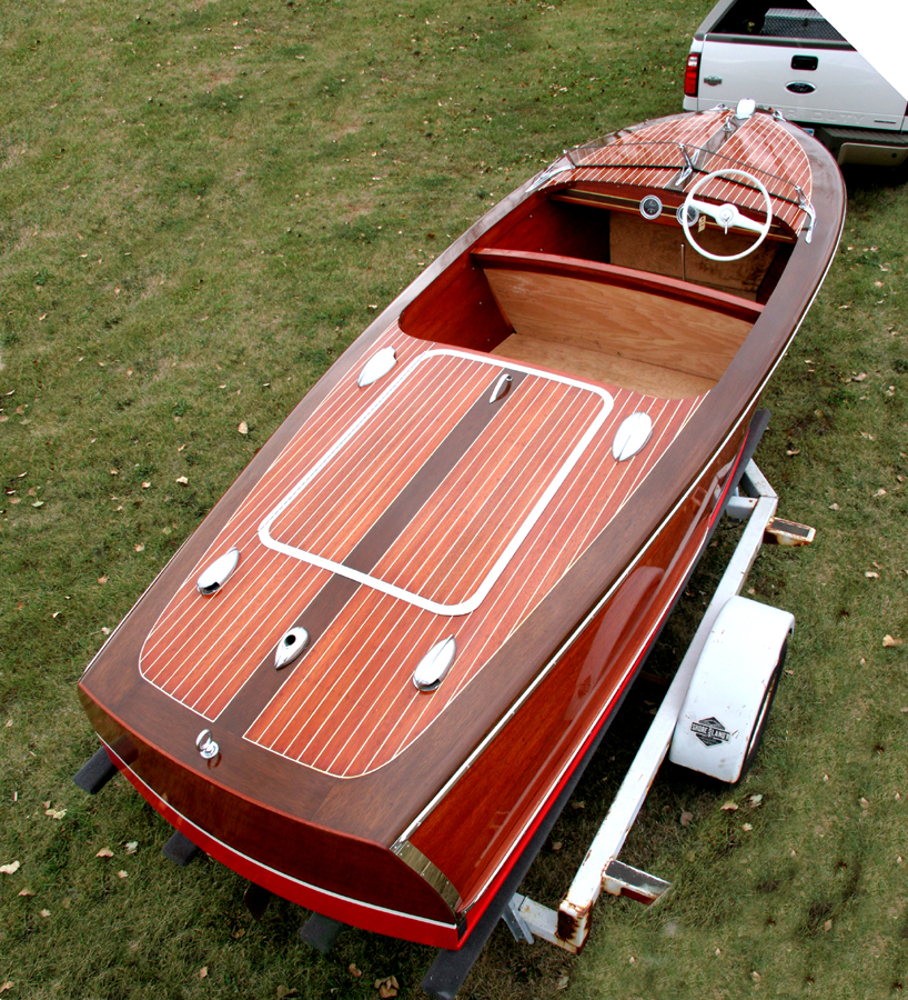 classic boats - 17' Chris Craft Runabout