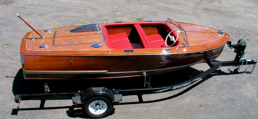 (40d) 17 ft Chris Craft Deluxe Runabout