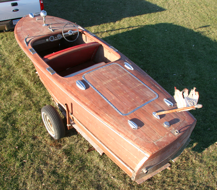 1947 17' Classic Chris Craft Deluxe Runabout project - aft view