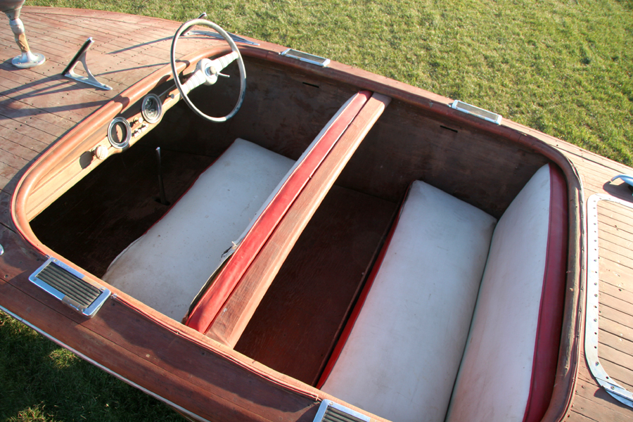 1947 17' Chris Craft Deluxe Runabout Seats
