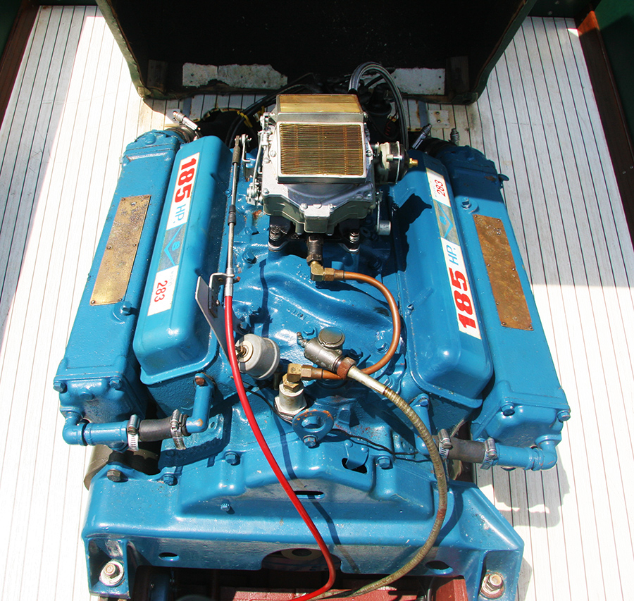 Chris Craft 283 V8 engine