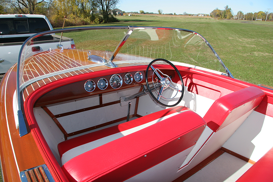 Dash board view Chris Craft 18' Capri