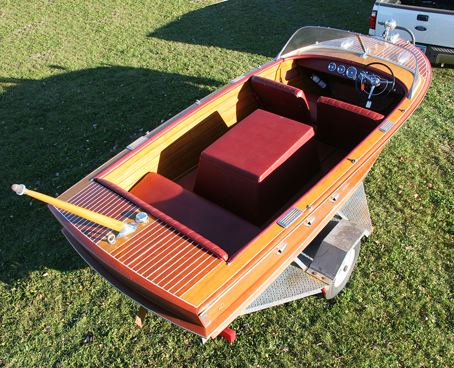 Chris Craft 18' Continental rear view