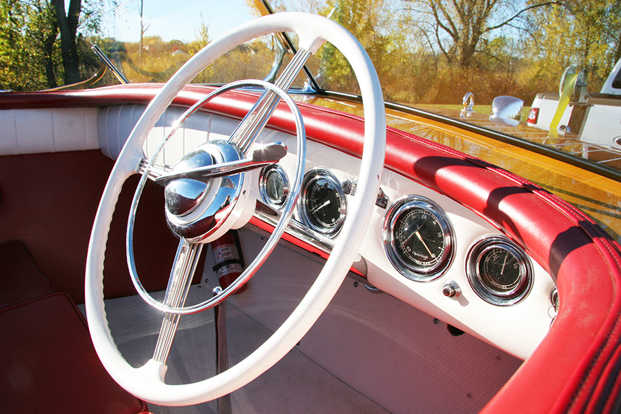 18' Chris Craft Riviera dash board and steering wheel