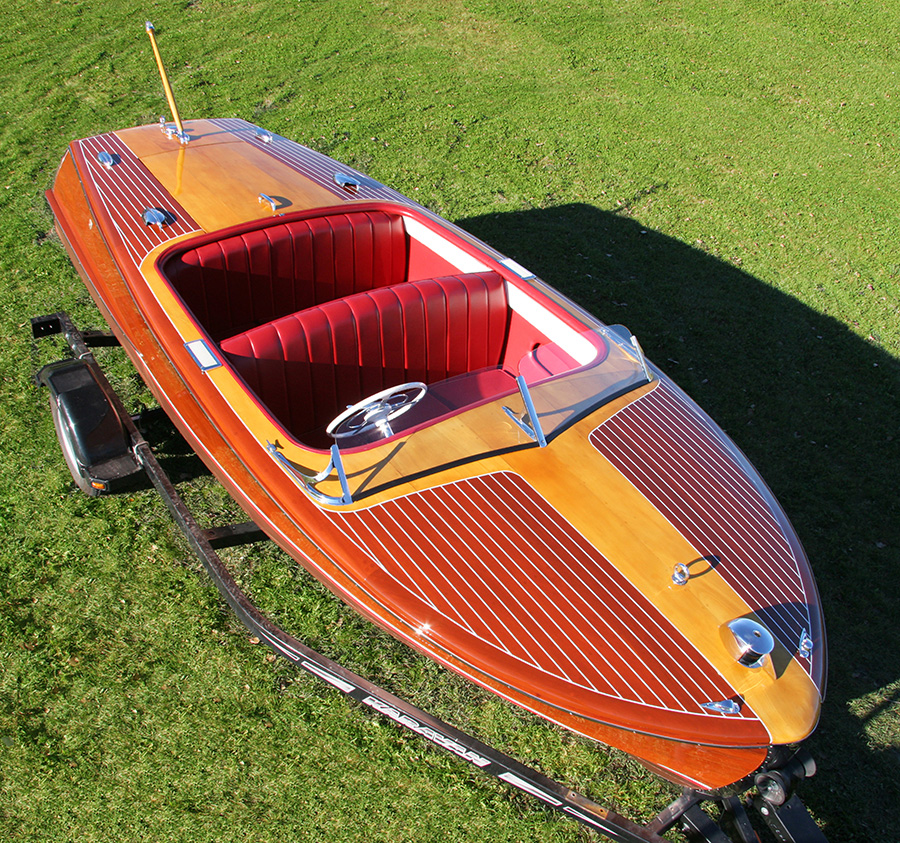 chris craft 18' Riviera Runabout