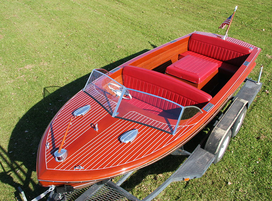 Chris Craft 18' Holiday