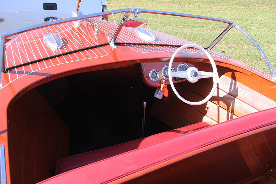 1955 Chris Craft 18' Holiday dash board and steering wheel