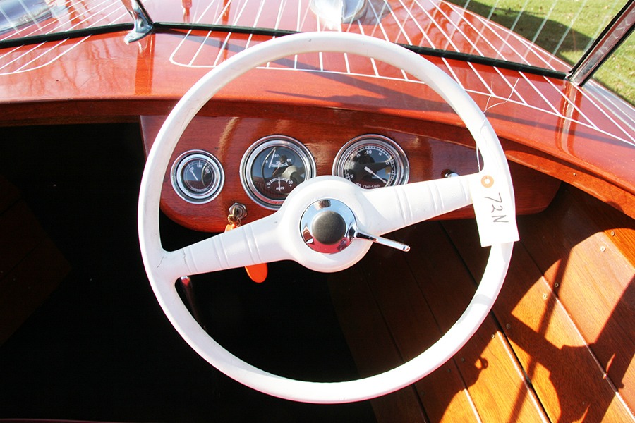 1955 18' Chris Craft Holiday steering wheel