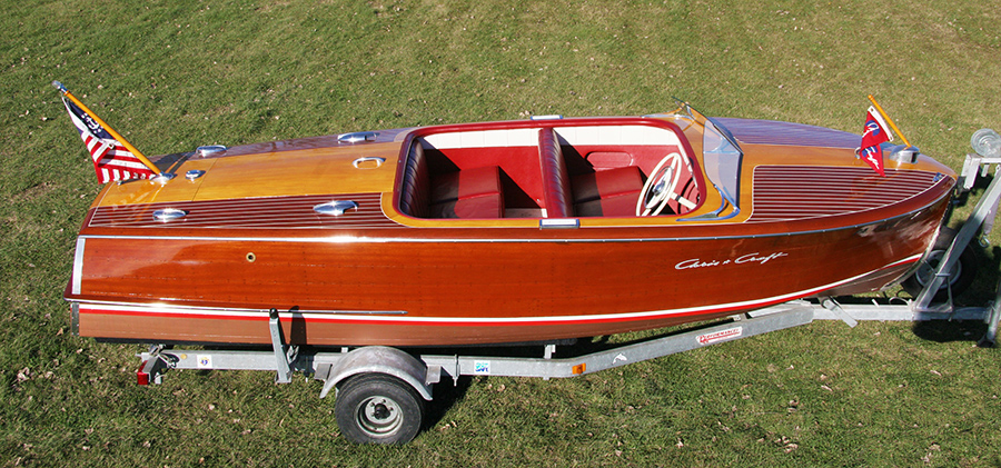 Chris Craft 18' Riviera starboard