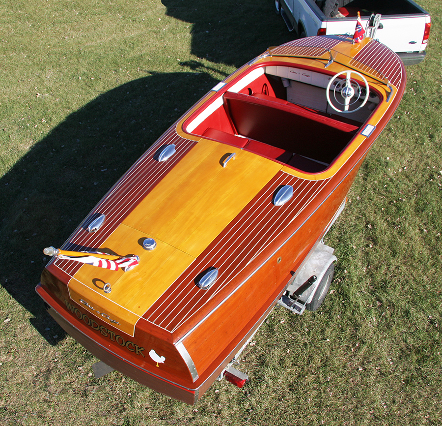 Chris Craft 18' Riviera Runabout