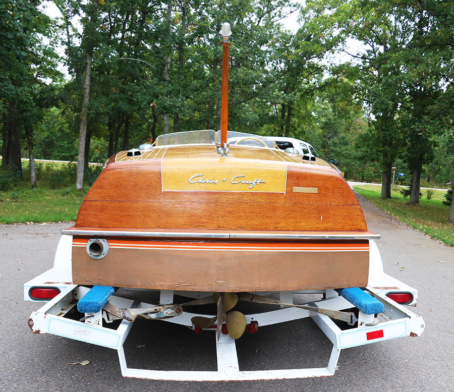 Classic Chris Craft 18' Riviera transom