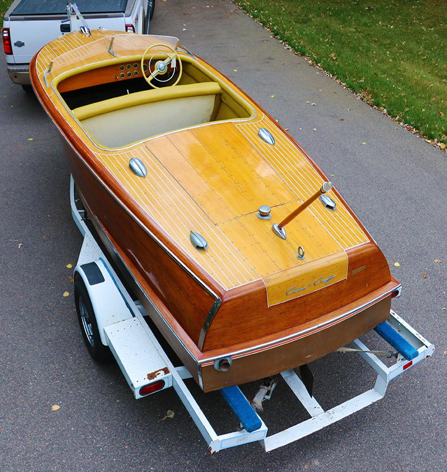 Classic Chris Craft 18' Riviera