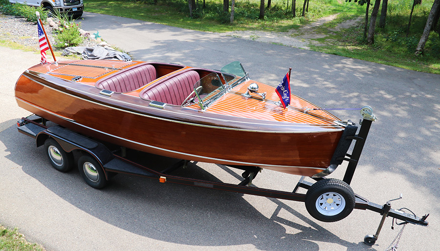 19' Chris Craft Barrel Back