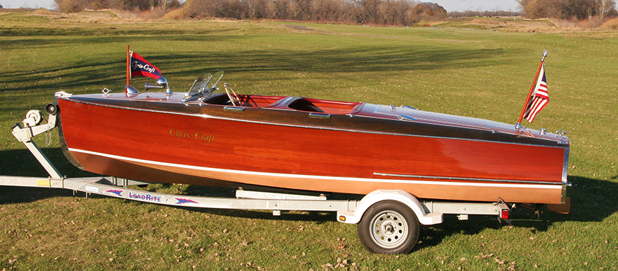 Chris Craft 19' Barrel Back Port Side