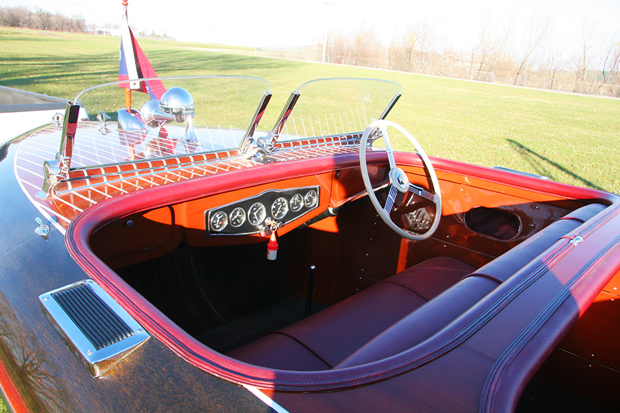 Chris Craft 19' Barrel Back Cockpit