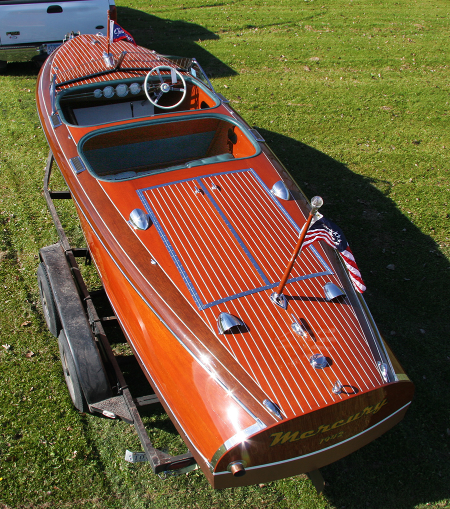 1941 19' Chris Craft Custom Runabout Barrel Back