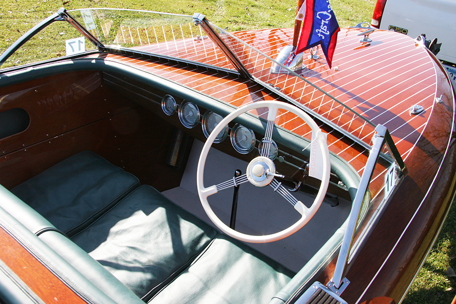 1942 19' Barrel Back front cockpit