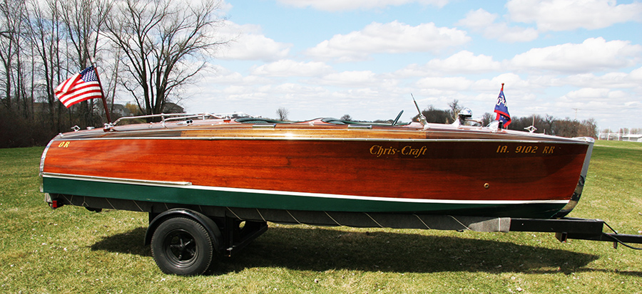 1939 19' Chris Craft Barrel Back side view