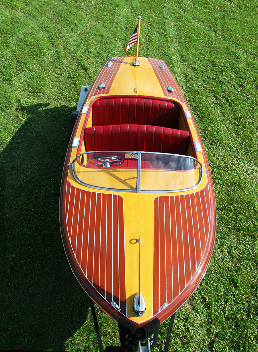 19' Chris Craft Capri new decks