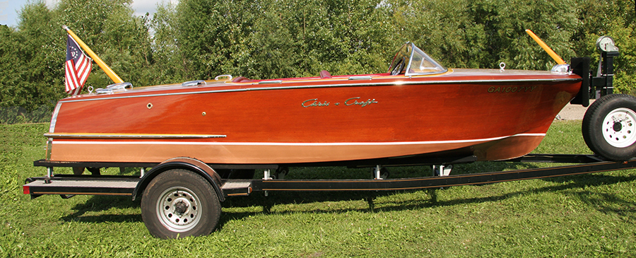 19' Chris Craft Capri side view