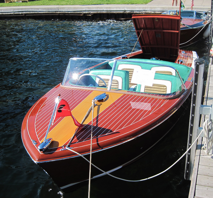 http://www.classicboat.com/classic-chris-craft-19-capri-1961-br802.htm