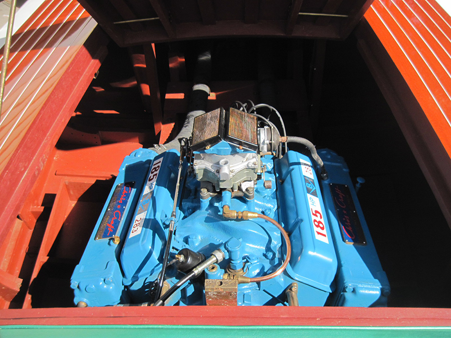 Chris Craft 283 V8 engine