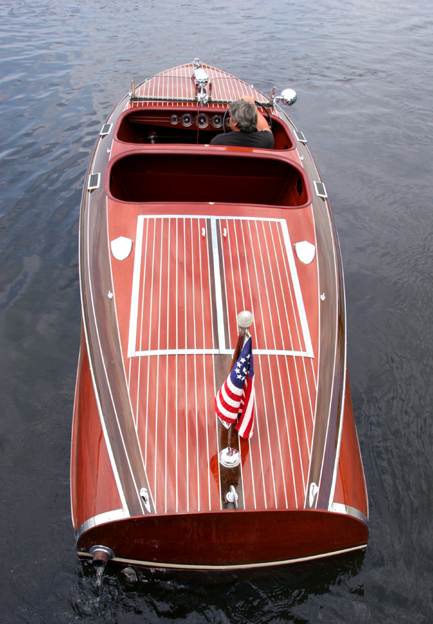 19' Chris Craft Barrel Back transom view