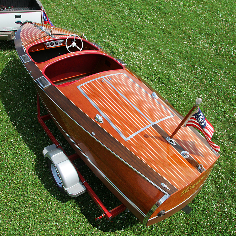 19 ft Chris Craft Custom Runabout for sale stern view