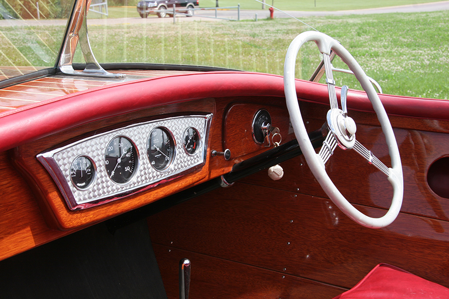 1937 19' Chris Craft Custom Runabout gauges