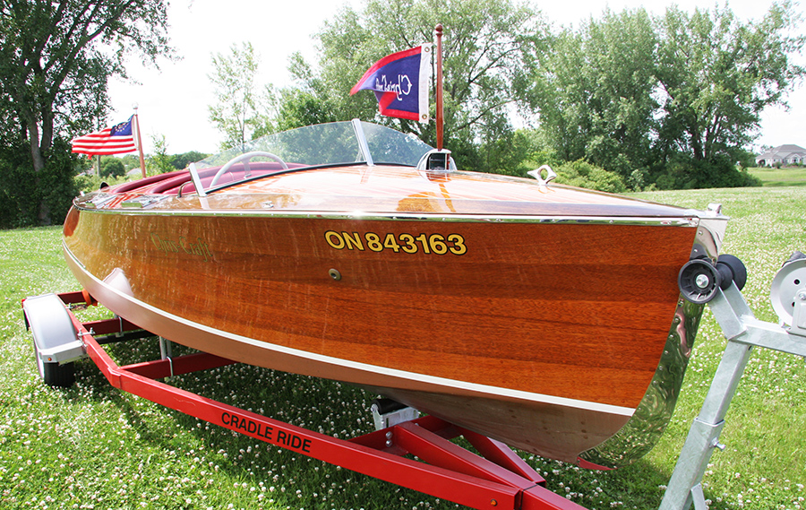 19 ft Chris Craft Custom Runabout bow and cutwater