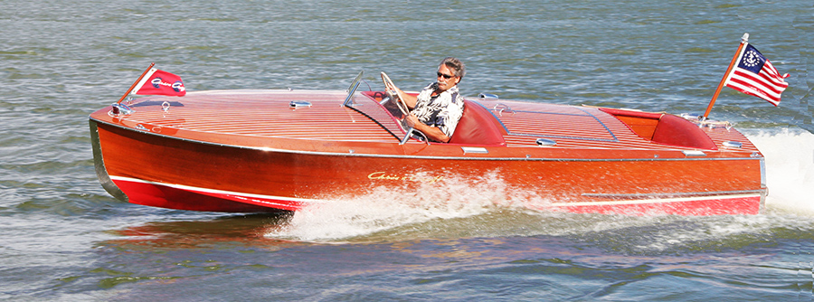 1954 19' Chris Craft Racing Runabout port side in water