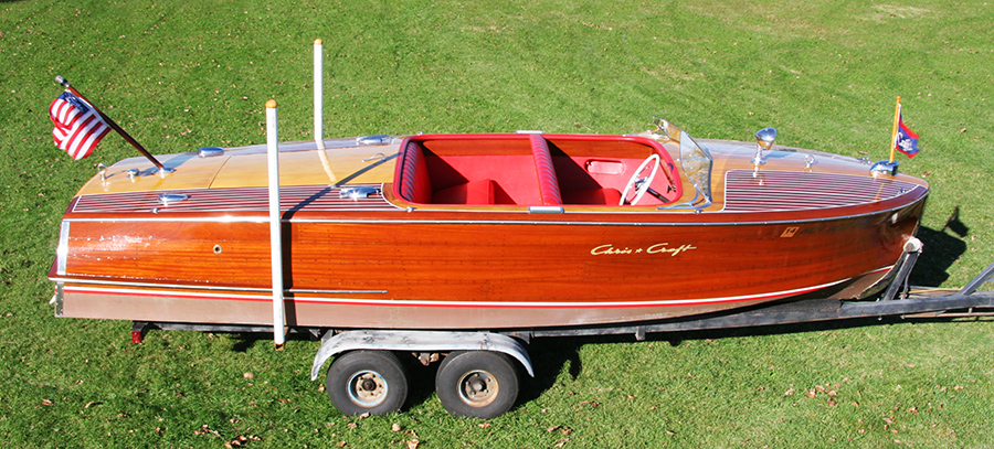 1954 20' Riviera side view