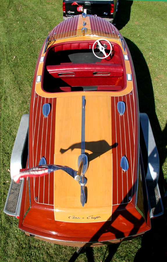 Classic Boats - 20' Custom Runabout 1947