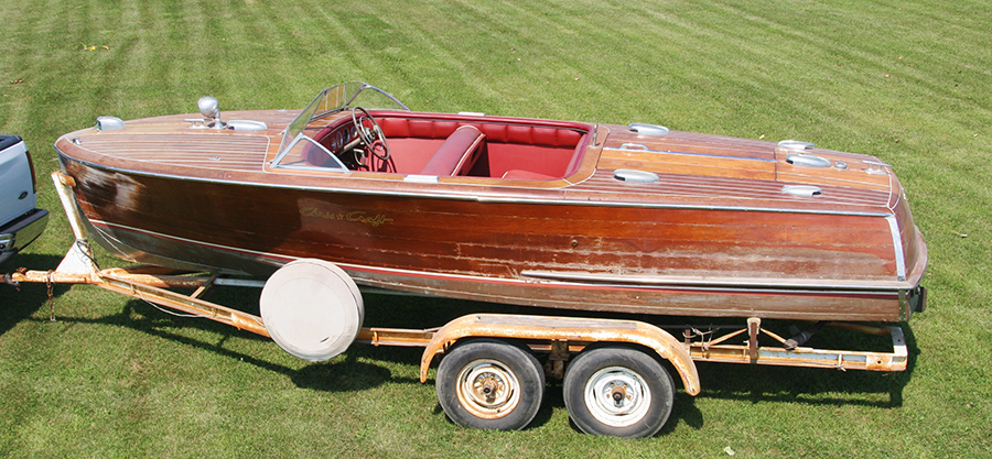 Classic Chris-Craft 20' Custom Runabout for Sale