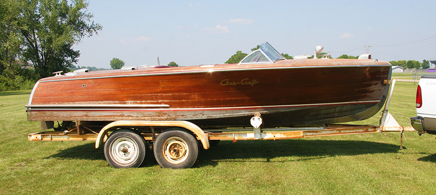 Classic Chris-Craft 20'Custom Runabout