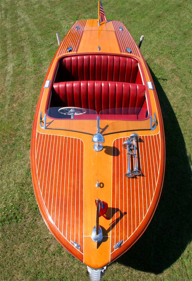 Classic Chris Craft 20' Riviera