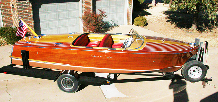 Classic Chris Craft 21 ft Capri Runabout