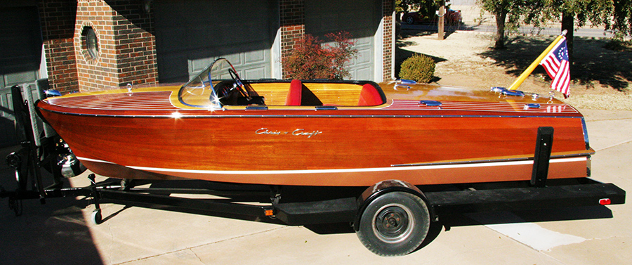 Classic Chris Craft 21 Ft Runabout