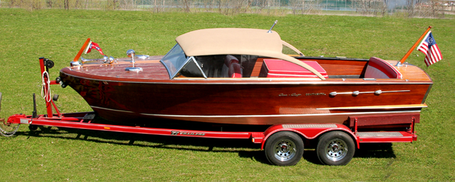 Chris Craft 22' Continental Hardtop classic wooden boat