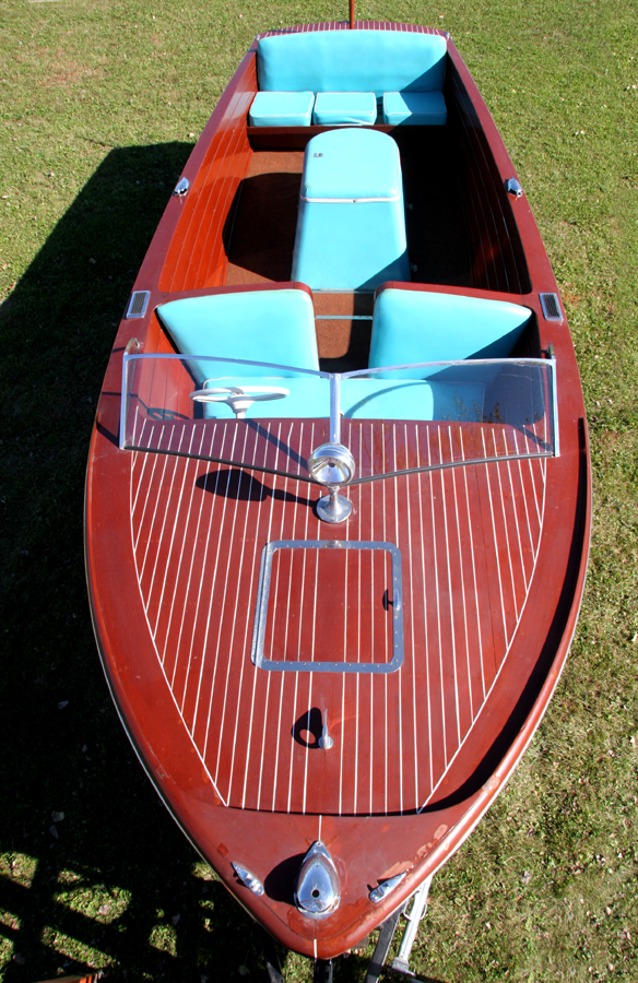 Antique Boats - 22' Sportsman