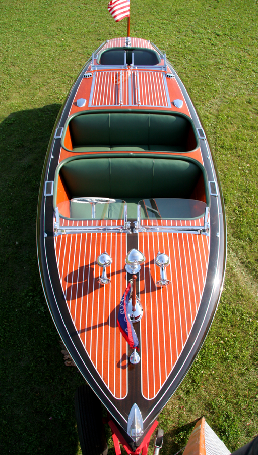 Antique Boats - 23' Barrel Back